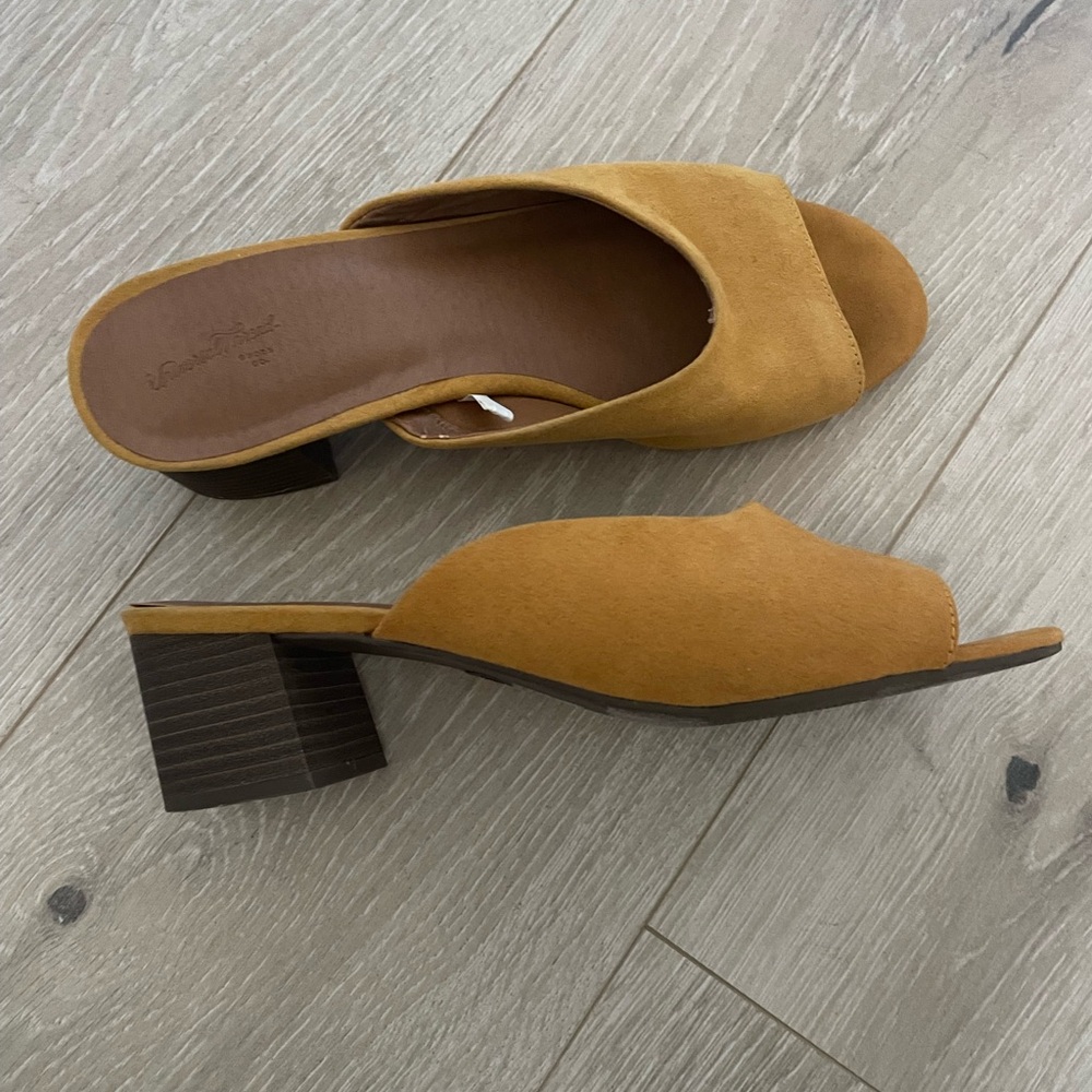 Universal Thread Slip on Heels